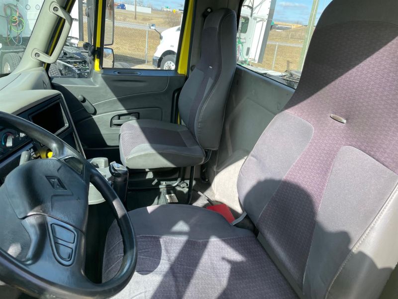 International Semi Truck Seats & Components