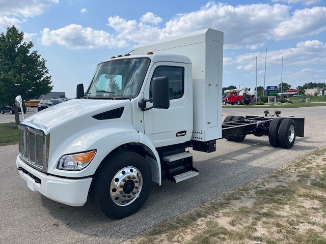 Peterbilt 536 2023 - image 1 of 6