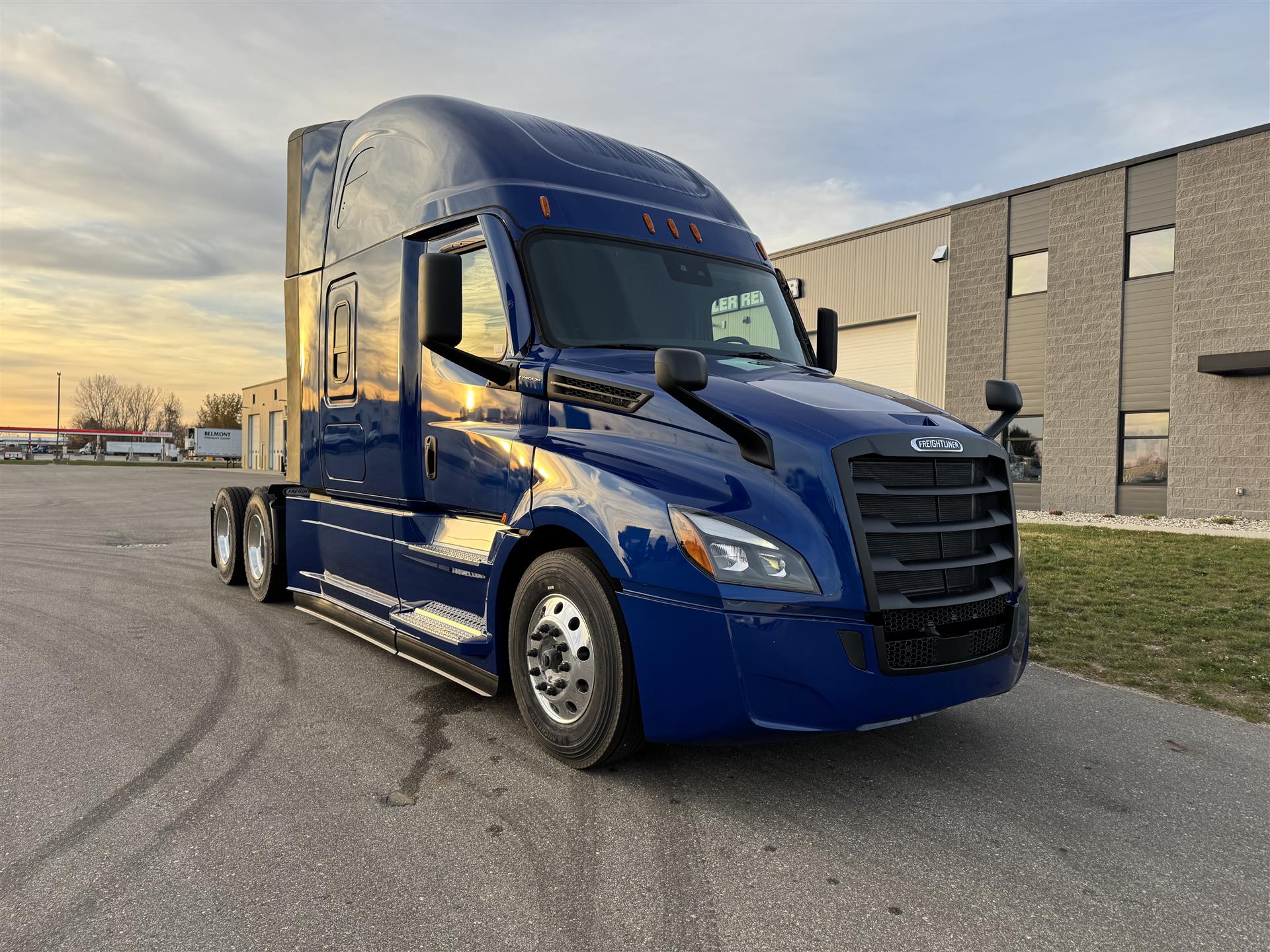 Freightliner Cascadia 2025 - image 3 of 6