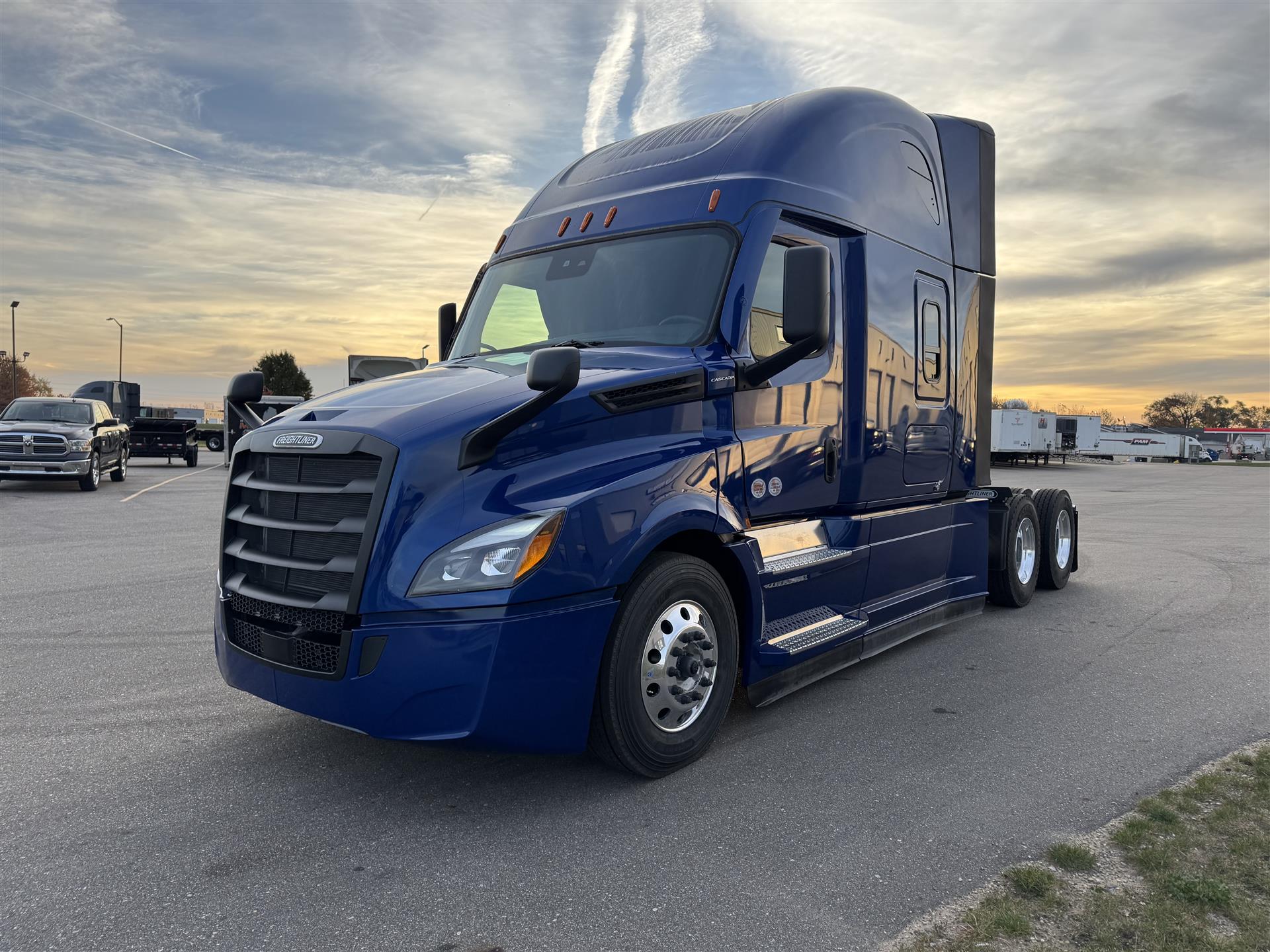 Freightliner Cascadia 2025 - image 1 of 6