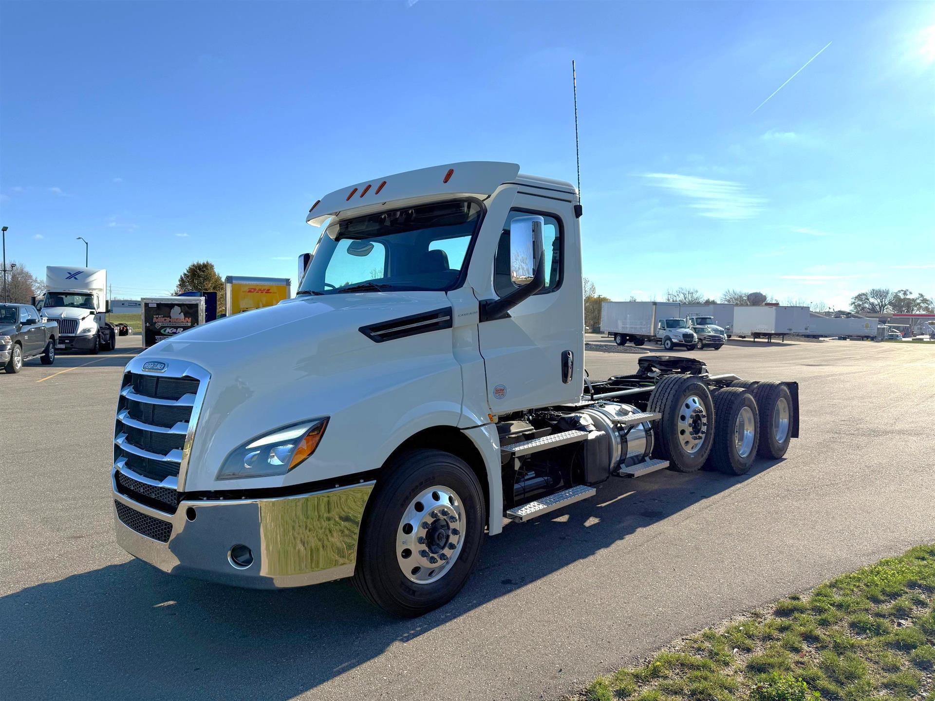 Freightliner Cascadia 126 2025 - image 1 of 6