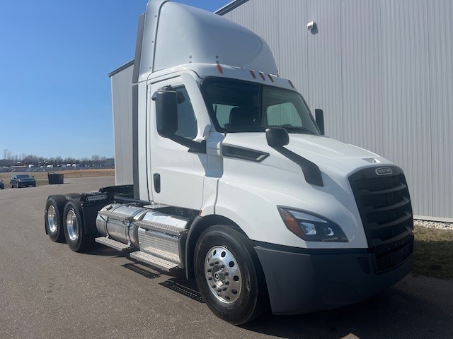 Freightliner Cascadia 116 2024 - image 3 of 6