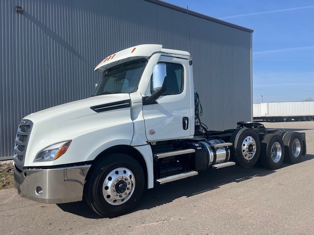 Freightliner Cascadia 126 2025 - image 1 of 6