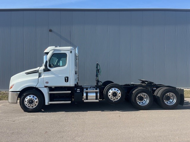 Freightliner Cascadia 126 2025 - image 4 of 6